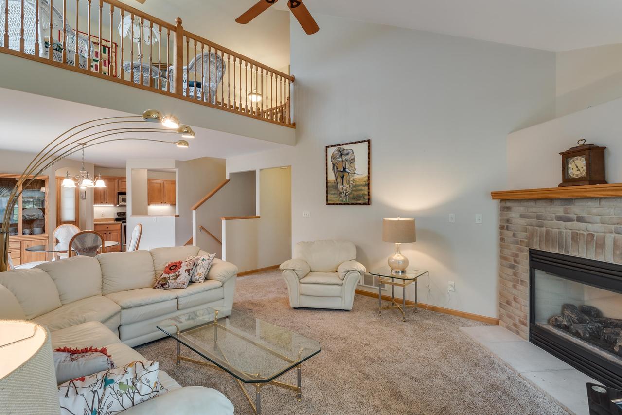 2704 Raintree Ct, Waukesha, WI 53189