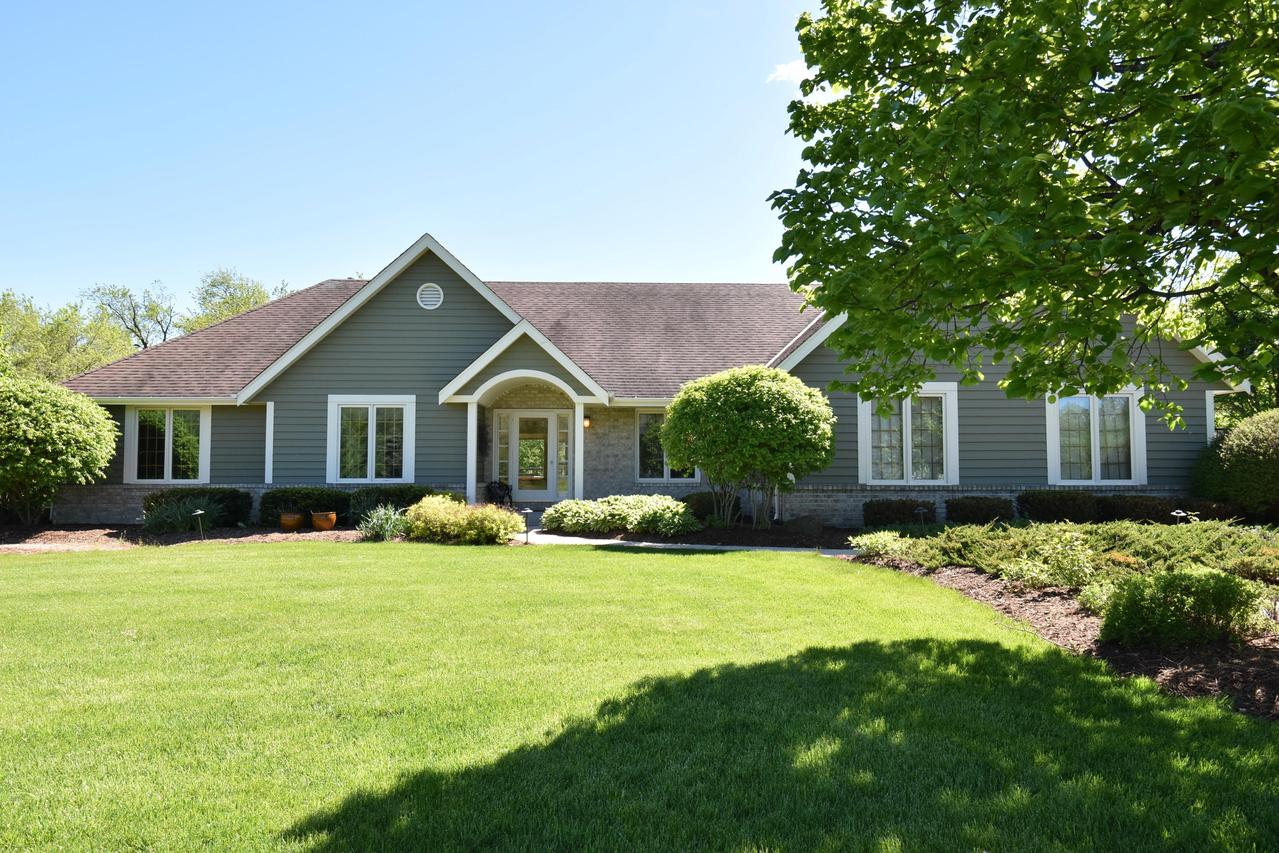 34319 Four Seasons Rd, Summit, WI 53066