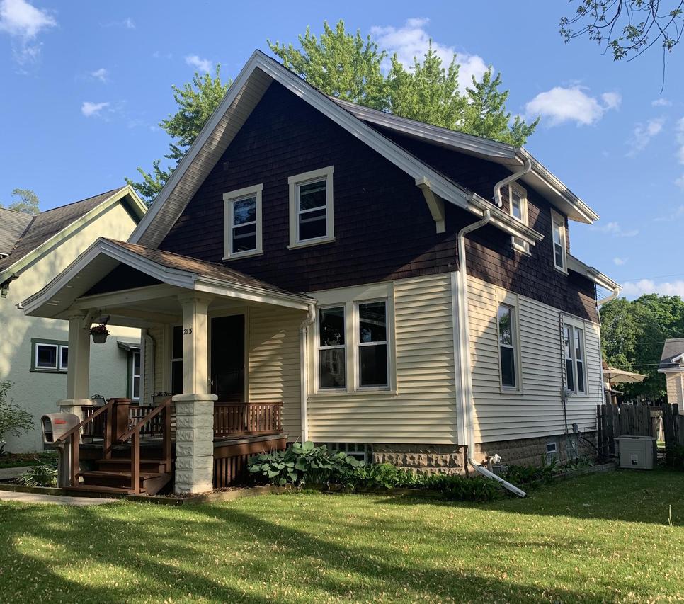 213 Harrison Ave, Waukesha, WI 53186