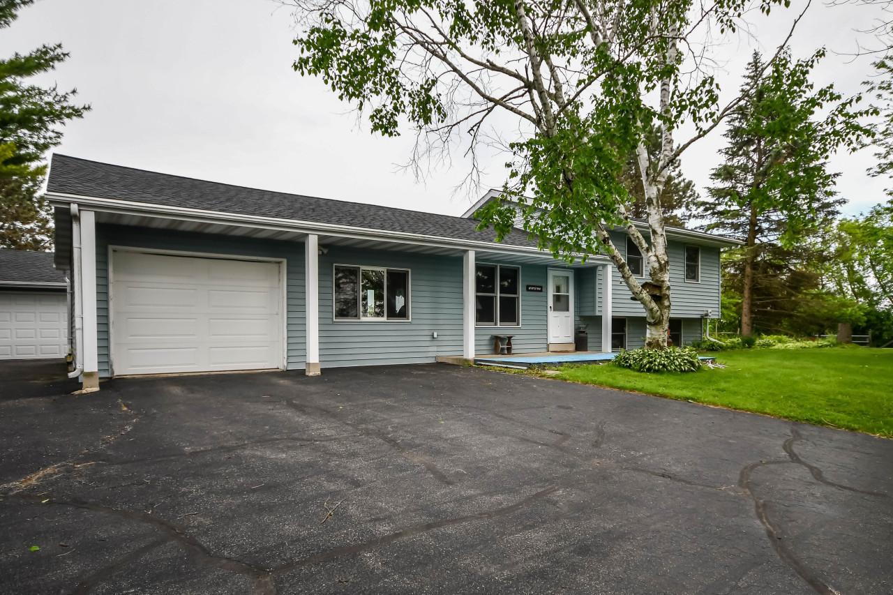 W307S7966 Applewood Ct., Mukwonago, WI 53149