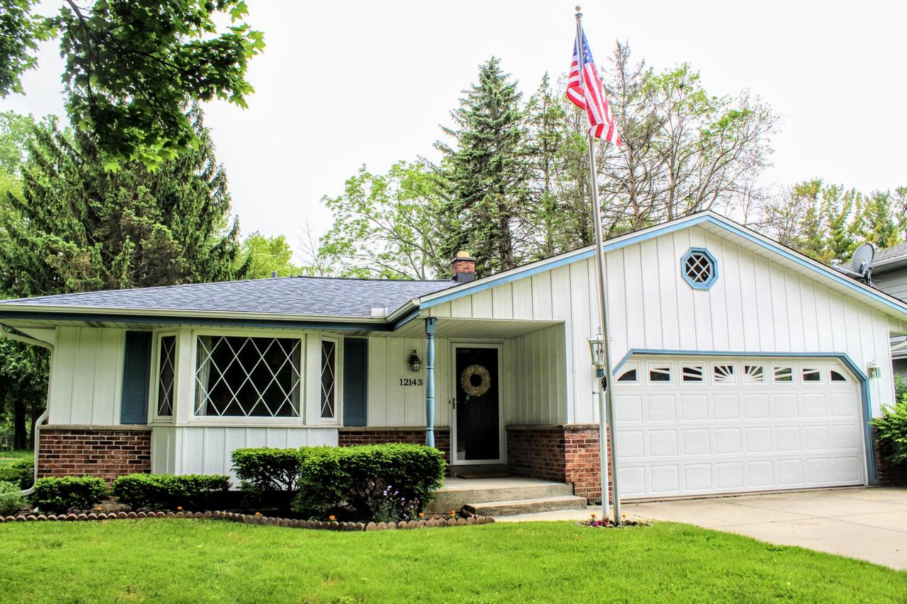 12143 W Diane Dr, Wauwatosa, WI 53226