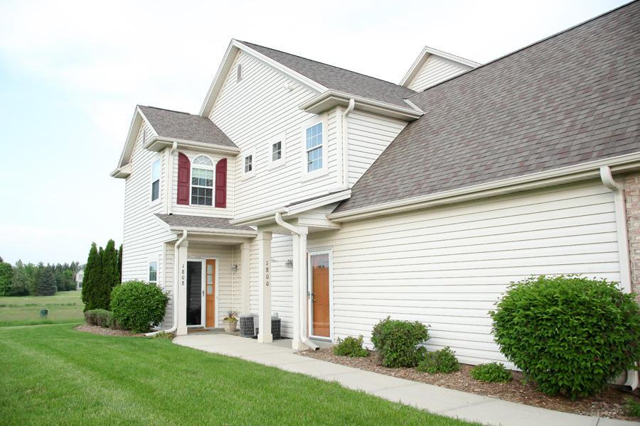 1808 American Eagle Dr, Slinger, WI 53086