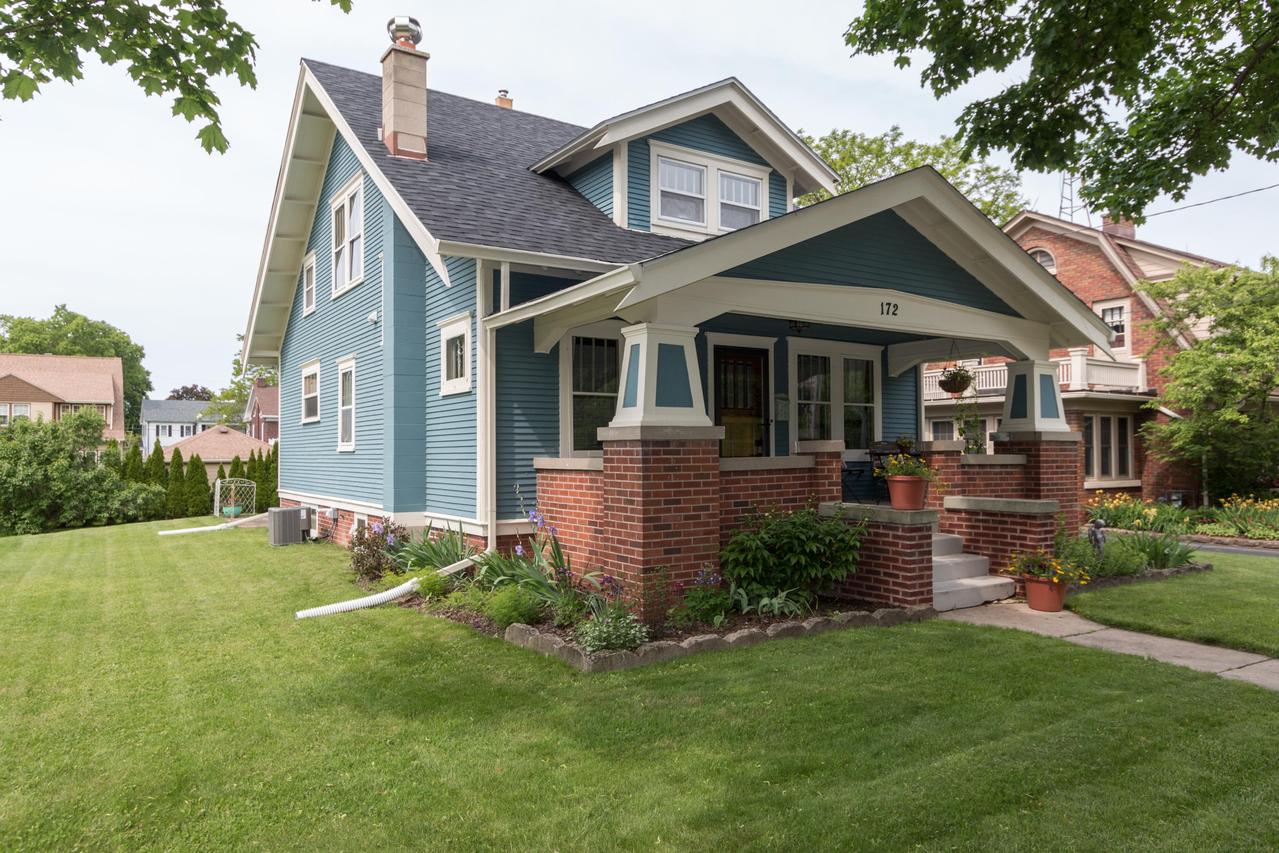 172 W Highland Ave, Burlington, WI 53105