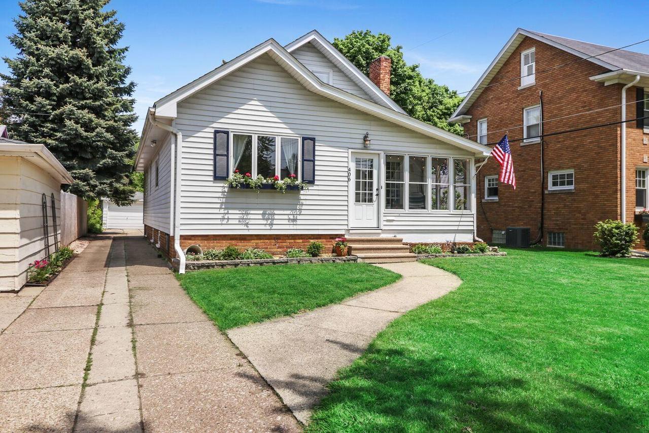 406 71st St, Kenosha, WI 53143