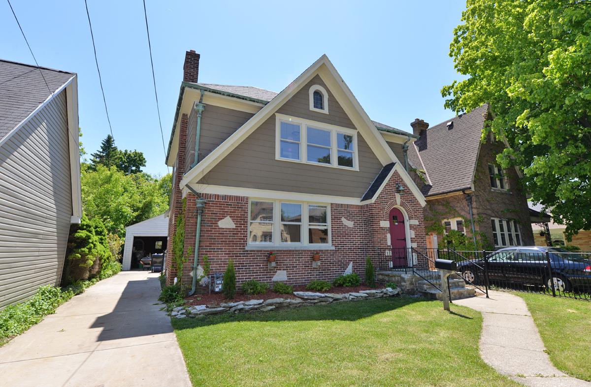 813 Augusta St, Racine, WI 53402