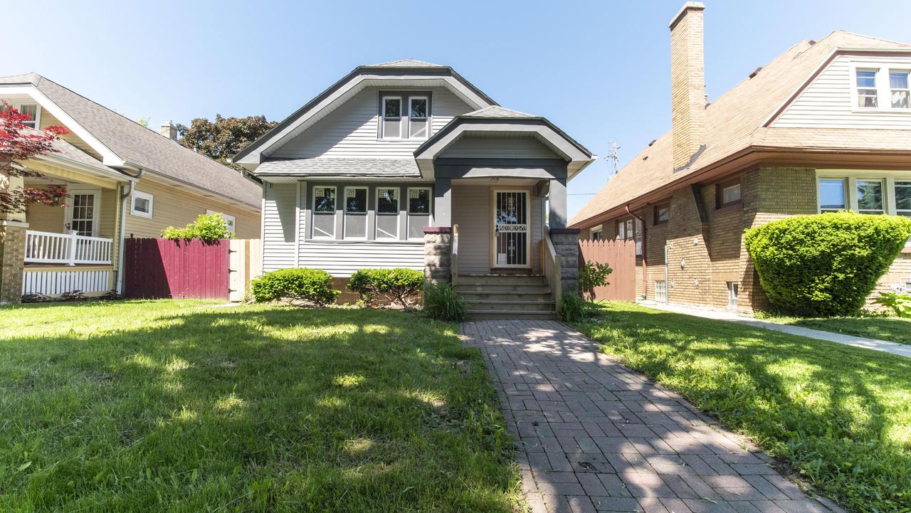 3067 N 53rd St, Milwaukee, WI 53210