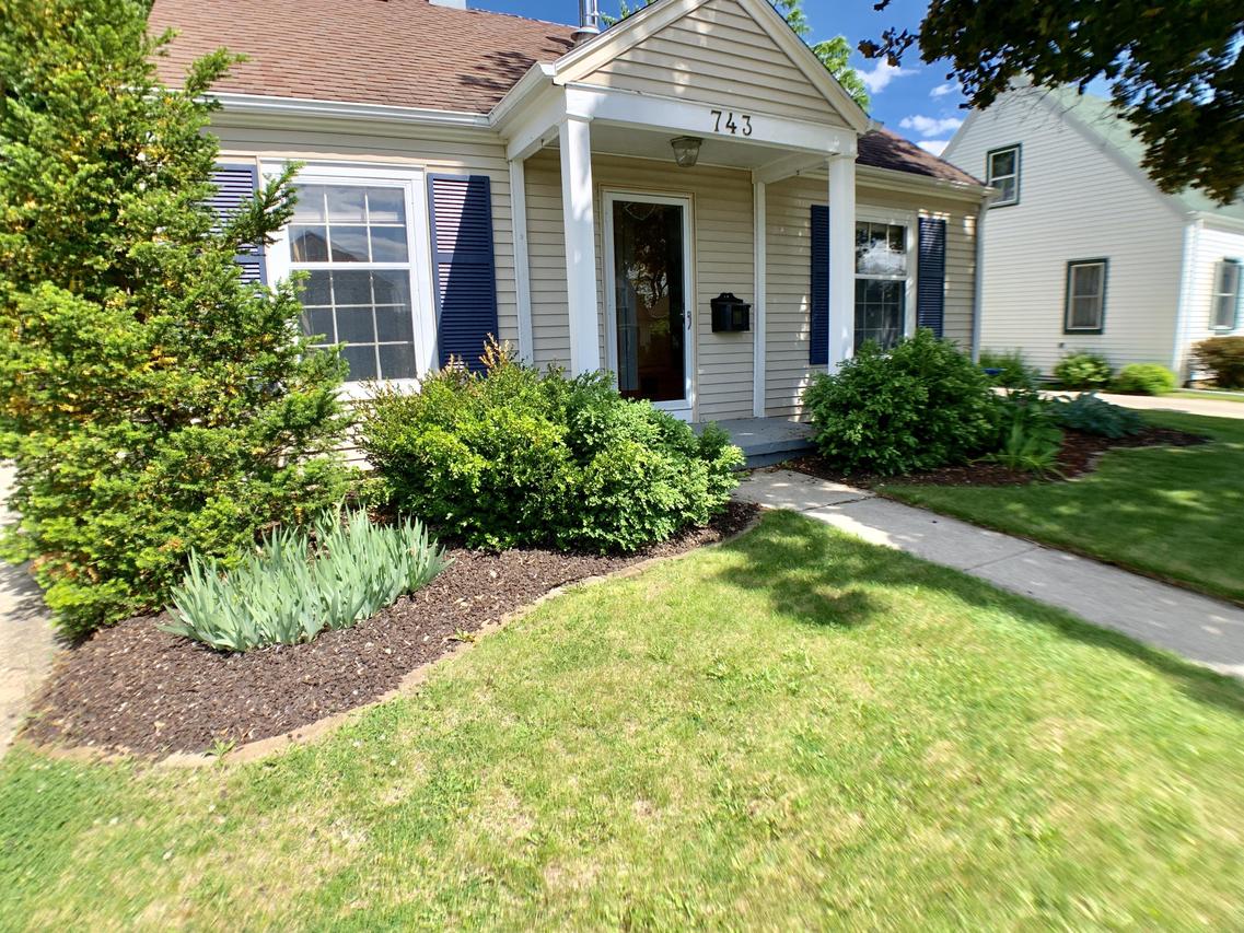 743 2nd Ave., West Bend, WI 53095