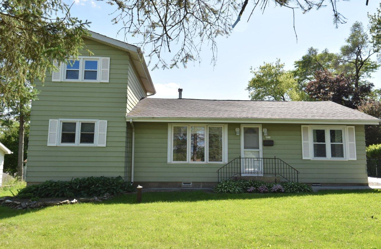 6210 243rd Ave., Paddock Lake, WI 53168