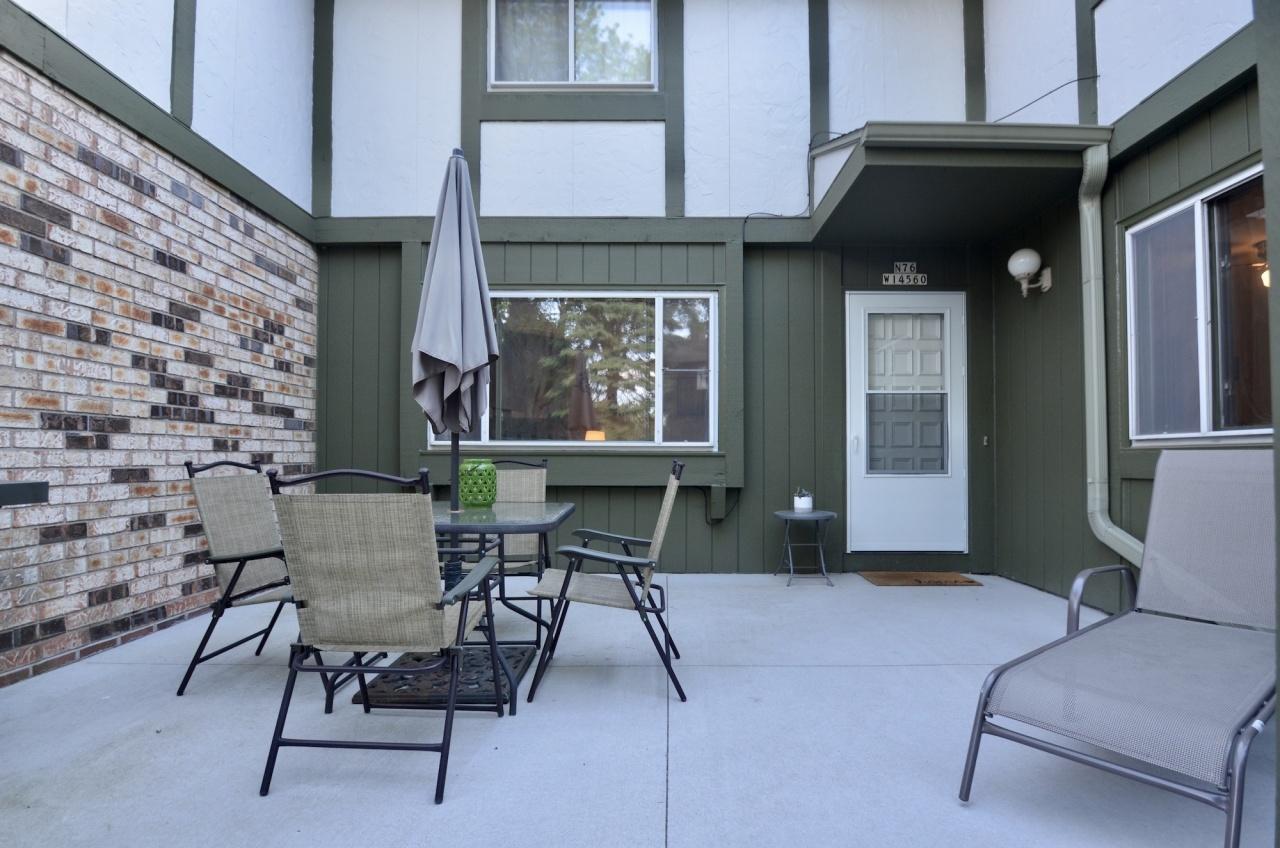 N76W14560 Northpoint Ct, Menomonee Falls, WI 53051