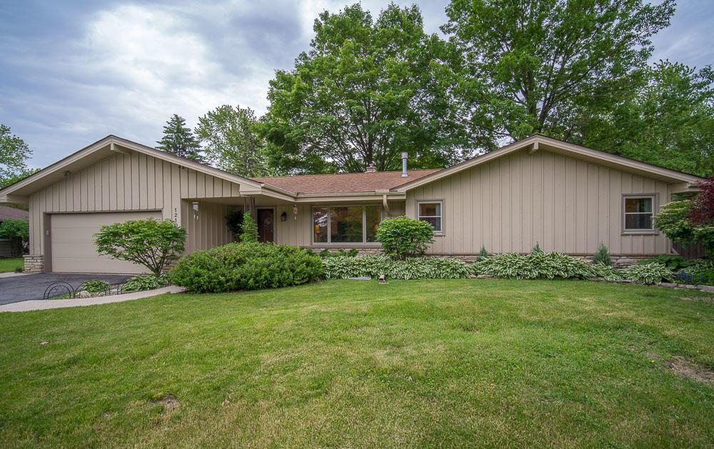 12101 W Bel Mar Dr., Franklin, WI 53132