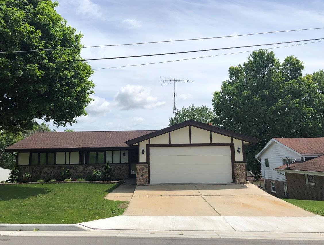 312 Hoff St, Random Lake, WI 53075