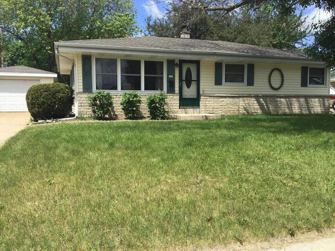 733 Wheelock Ave, Hartford, WI 53027