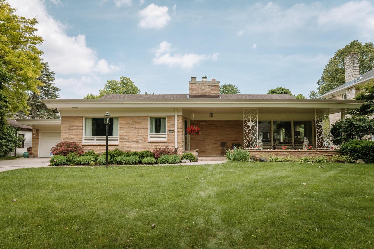 2518 N Harding Blvd., Wauwatosa, WI 53226