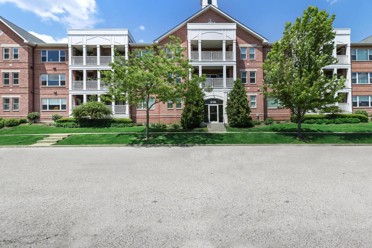 318 57th St #309, Kenosha, WI 53140