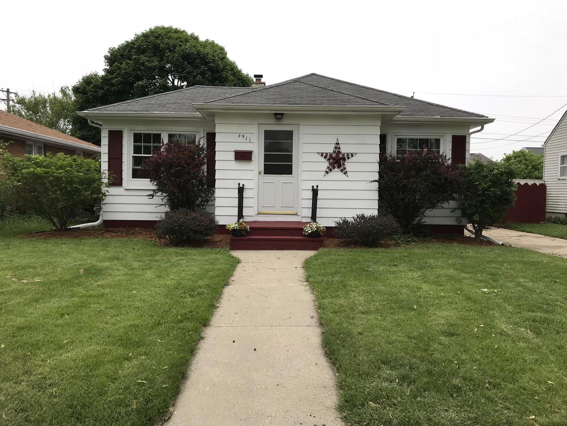 4911 33rd Ave, Kenosha, WI 53144