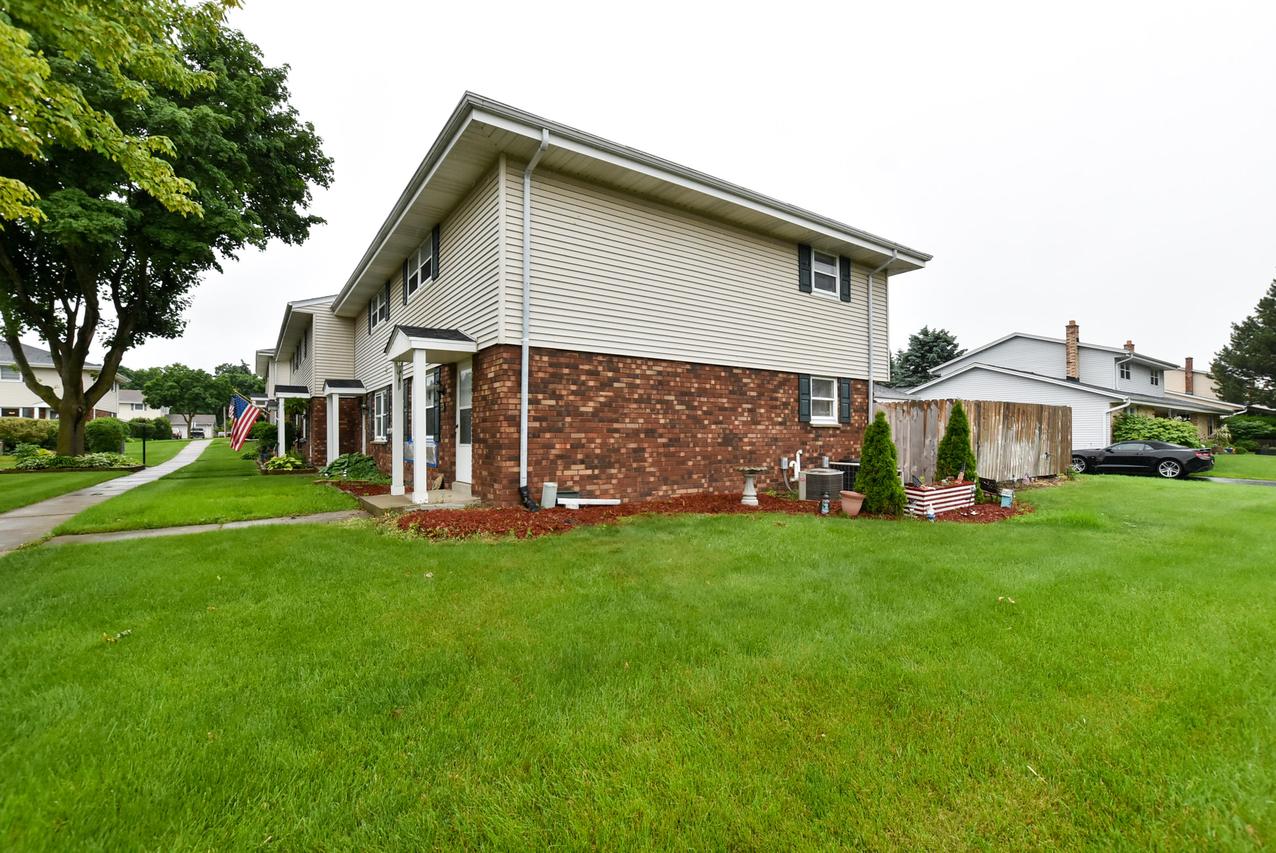 725 Imperial Ct., West Bend, WI 53095