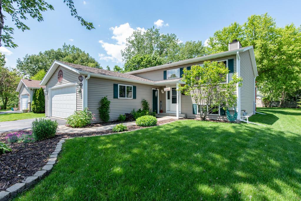 912 102nd St, Pleasant Prairie, WI 53158