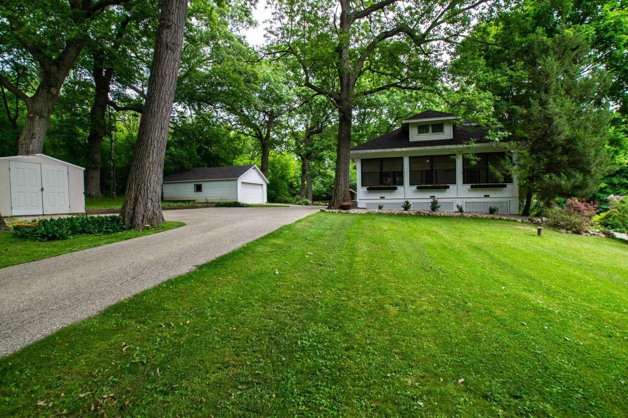 2813 Borg Rd., Delavan, WI 53115