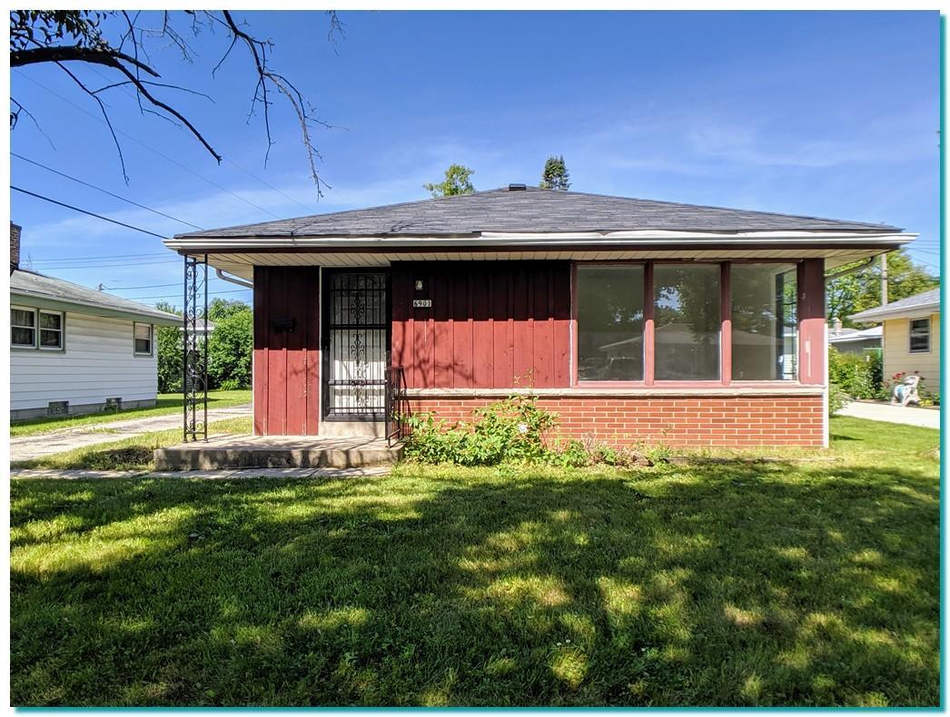 6901 N 40th St, Milwaukee, WI 53209