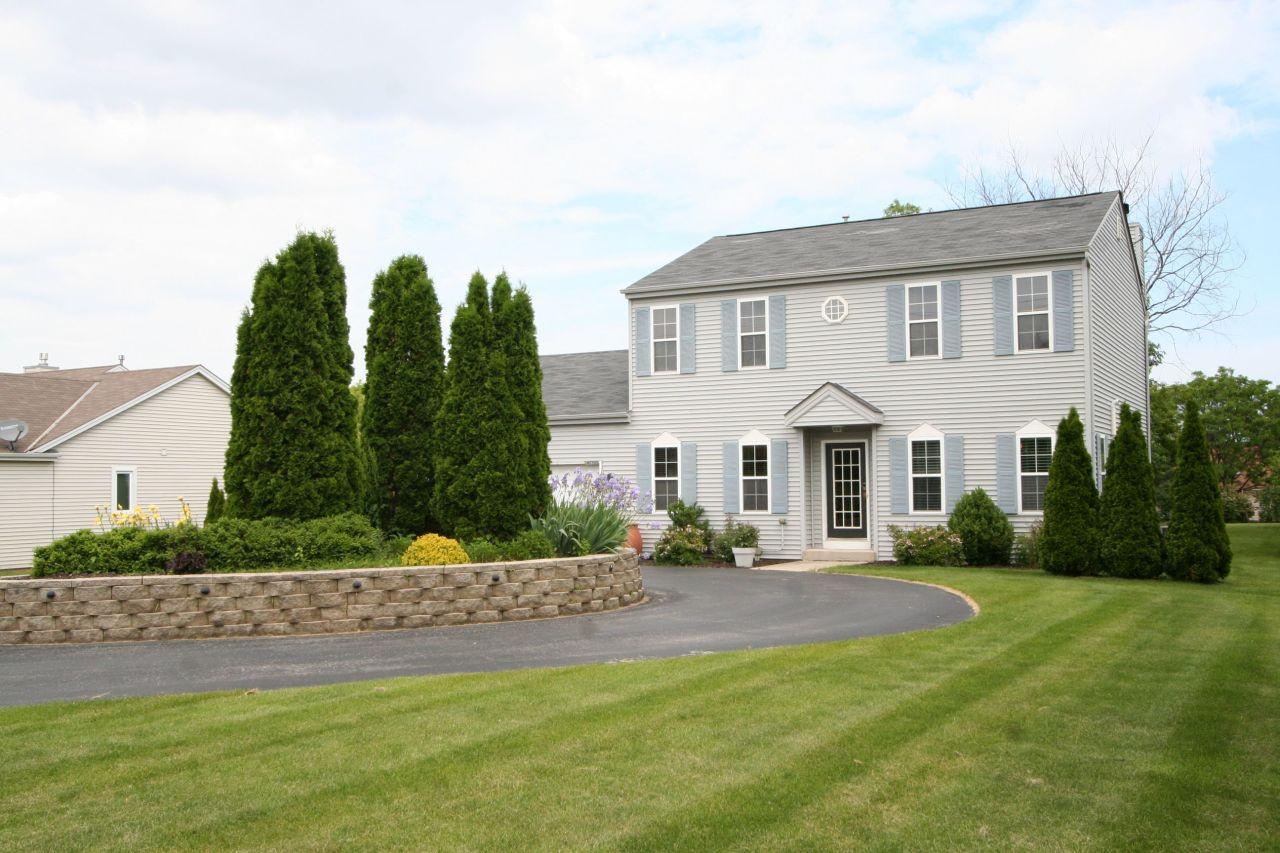 W156N7700 Pilgrim Rd, Menomonee Falls, WI 53051