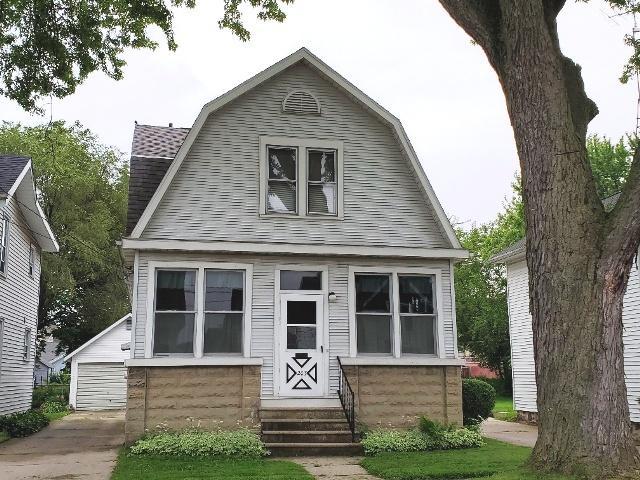 203 N Eighth St., Watertown, WI 53094