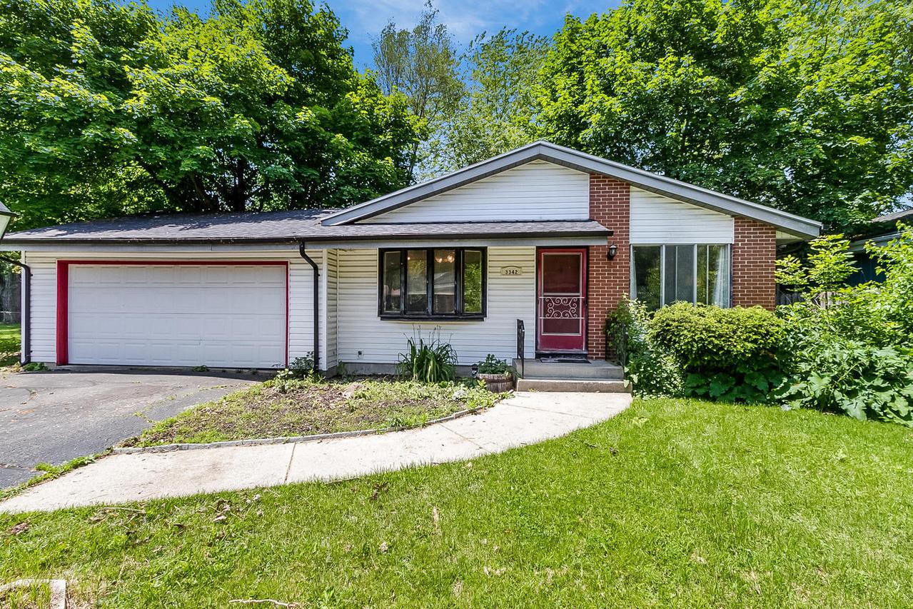 3342 Southwood Dr, Racine, WI 53406