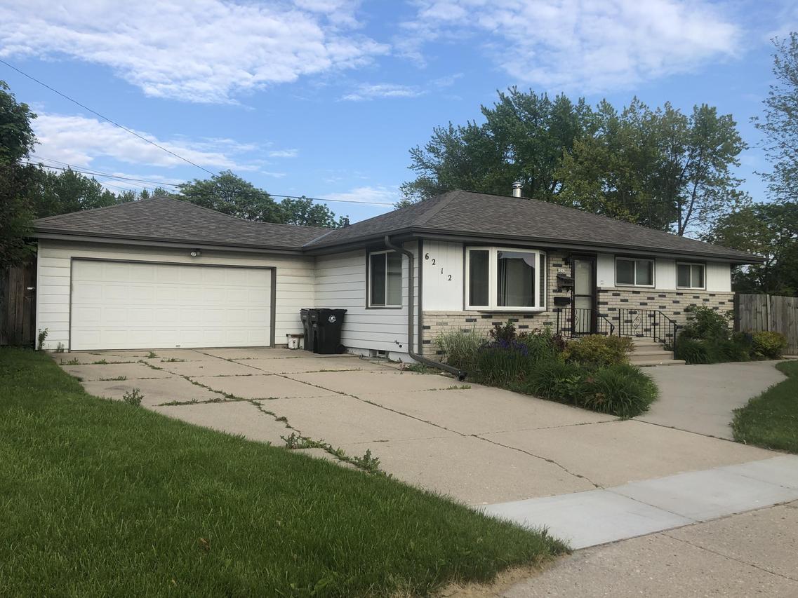 6212 S Kirkwood Ave, Cudahy, WI 53110