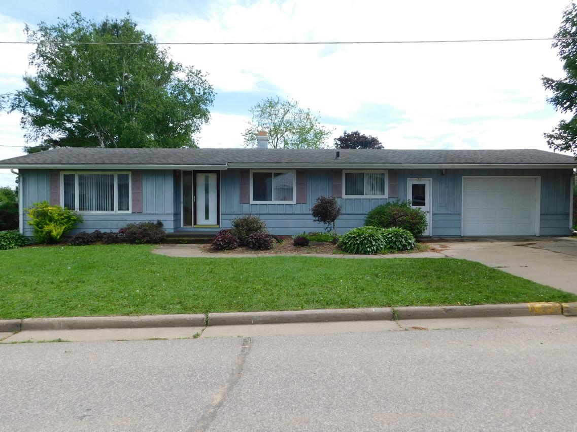 523 Schneider St, Cashton, WI 54619