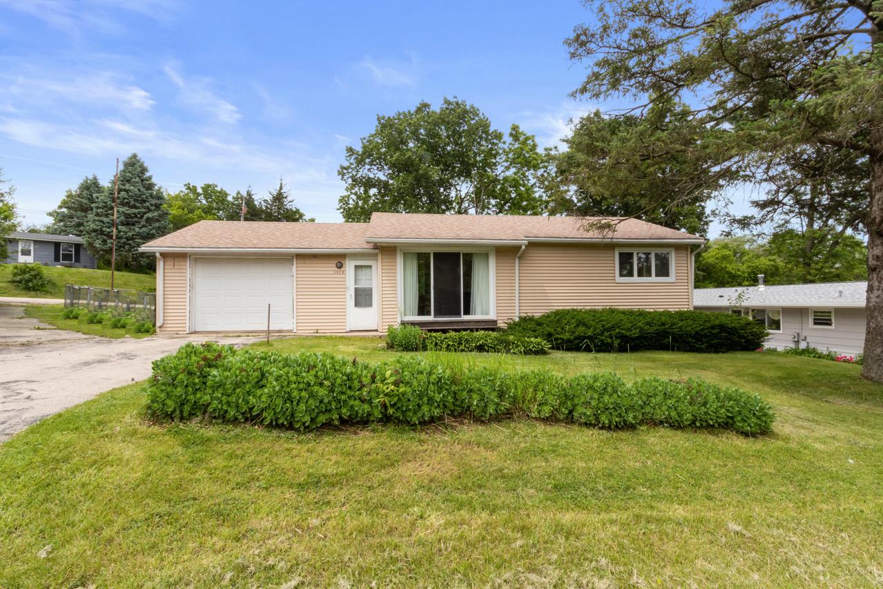 1028 Indian Point, Twin Lakes, WI 53181