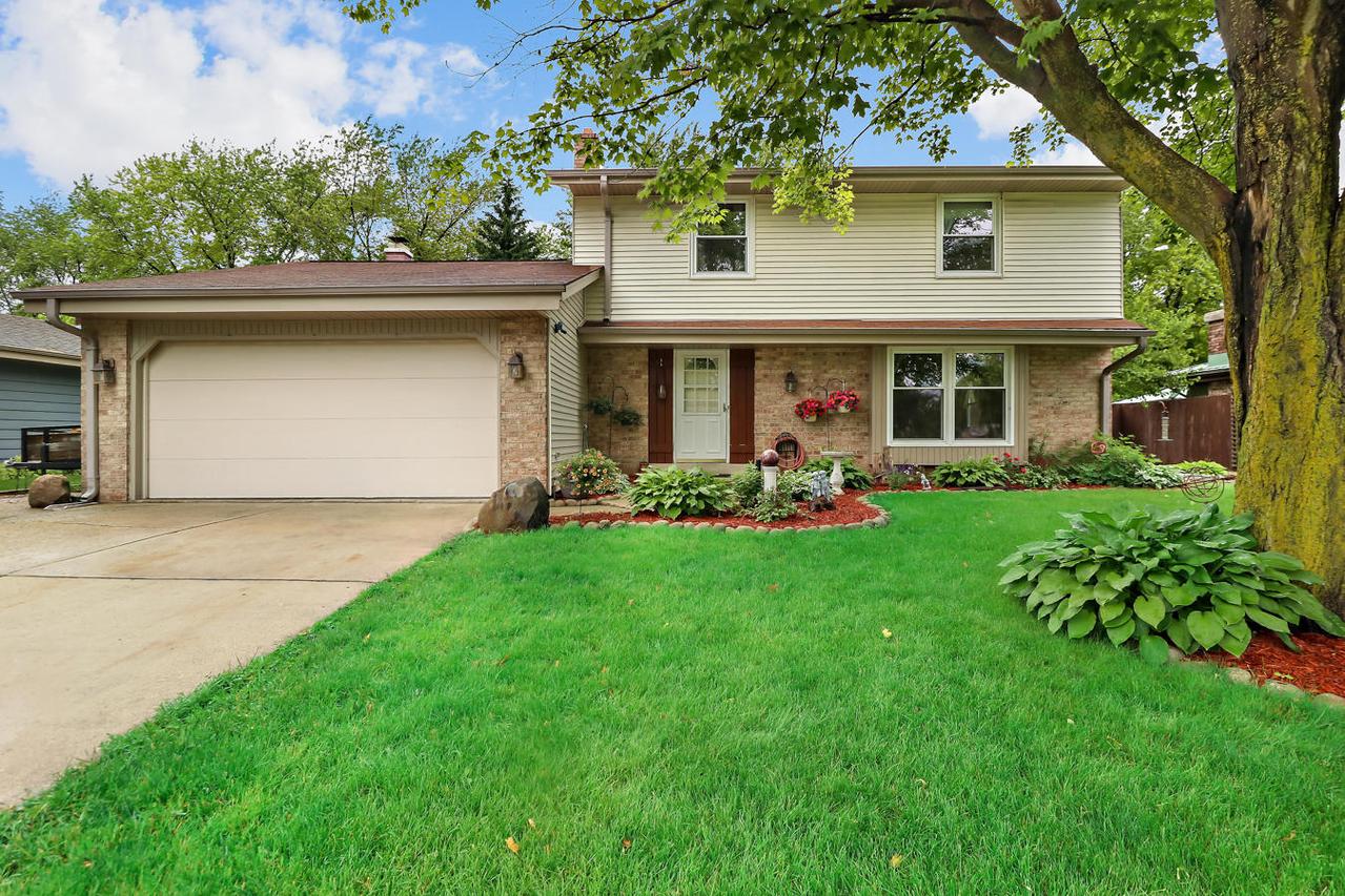 8202 Gina Dr, Mount Pleasant, WI 53406