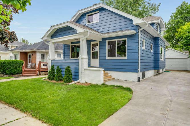 517 Hayes Ave, Racine, WI 53405