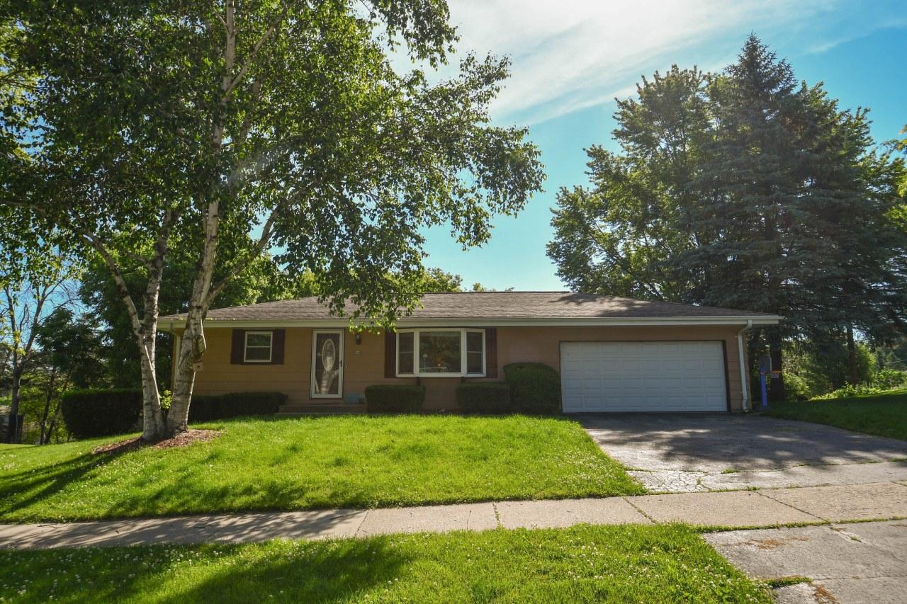 146 Summit St, Hartford, WI 53027