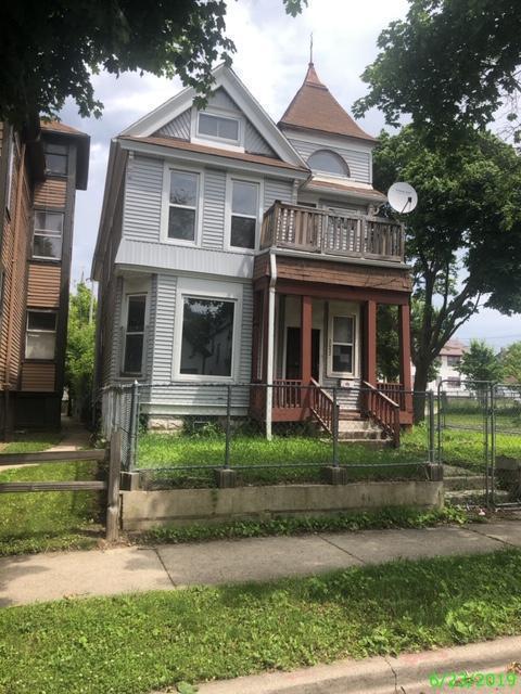 2452 W Juneau Ave., Milwaukee, WI 53233