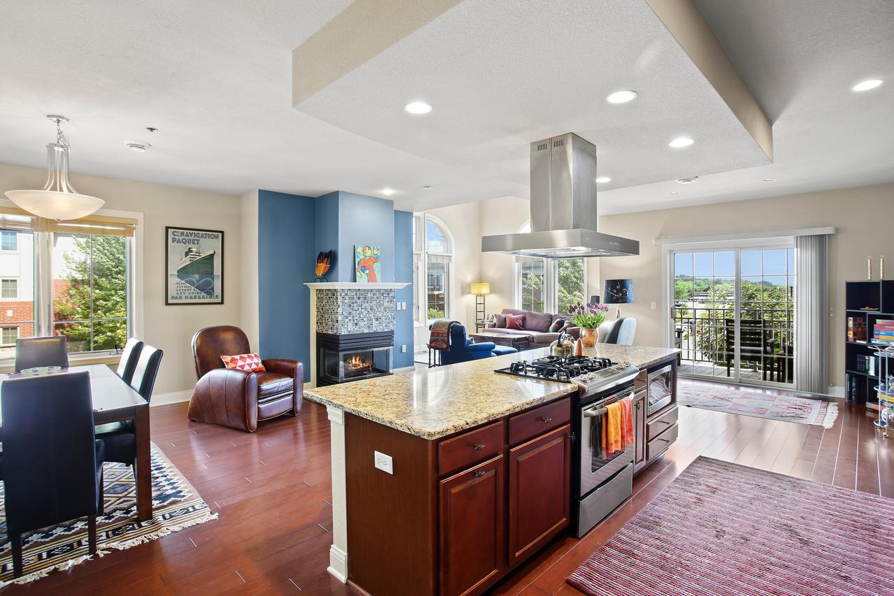 17490 Crest Hill #18, Brookfield, WI 53045