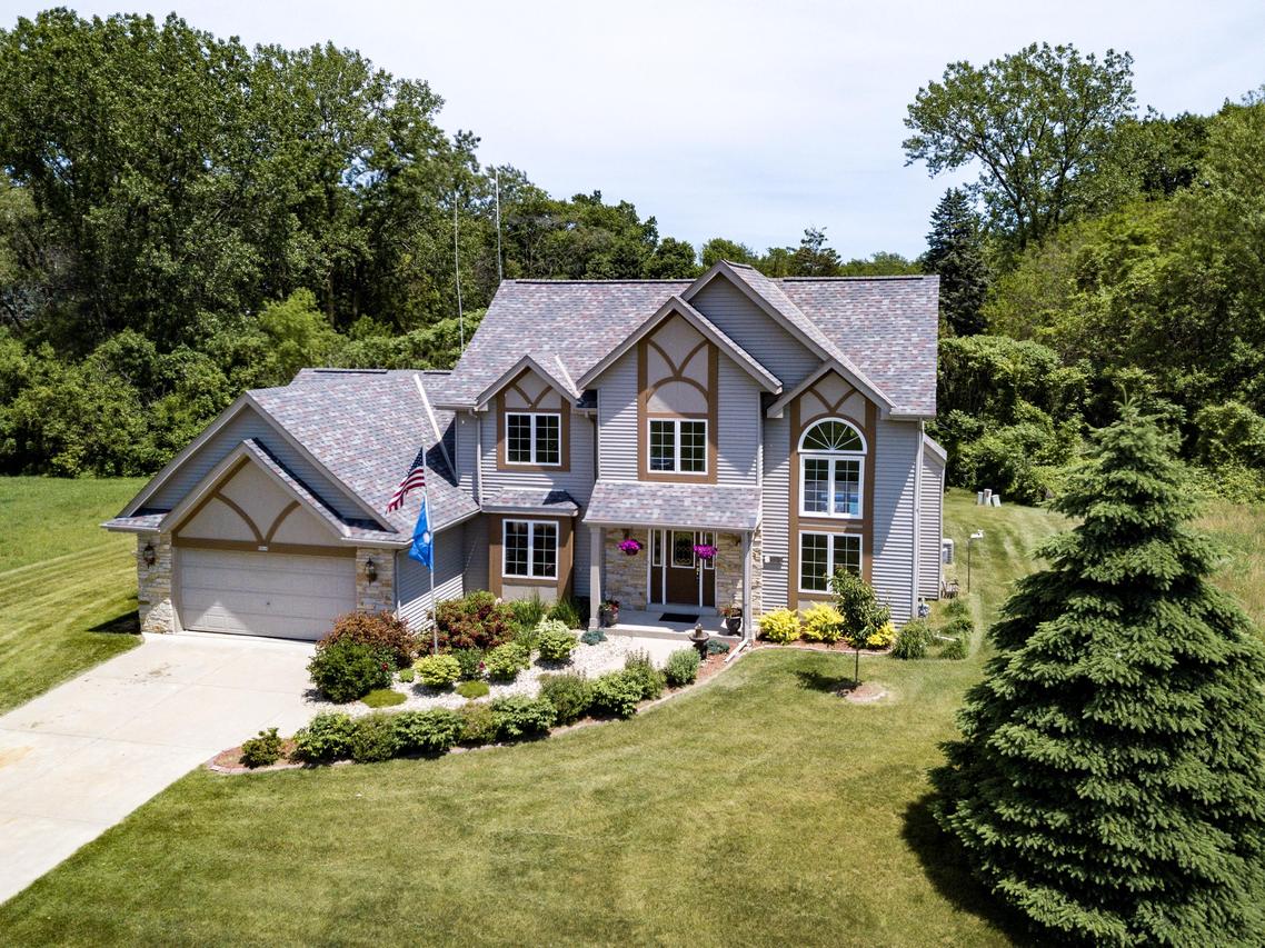 5809 Marwood Dr, Caledonia, WI 53402