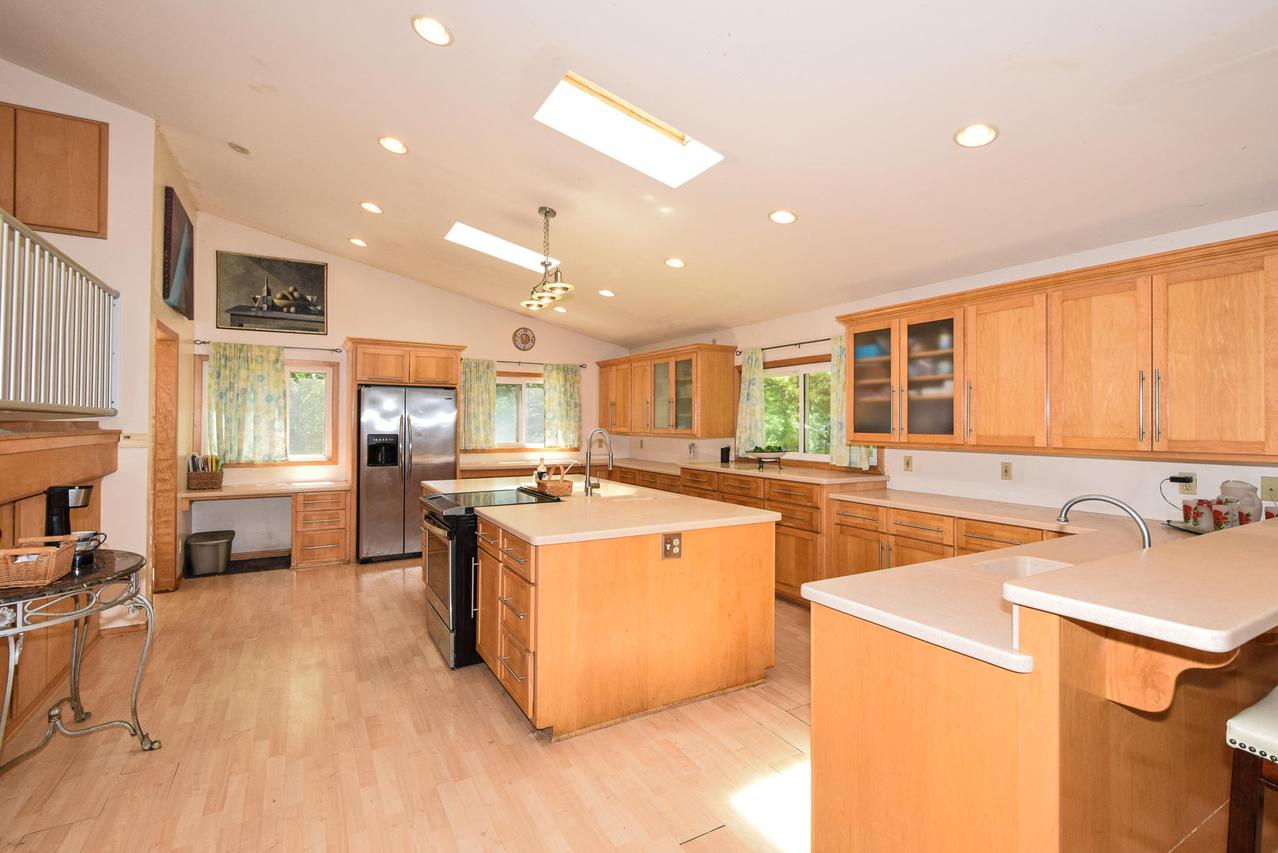 W249S8250 Center Dr., Vernon, WI 53149