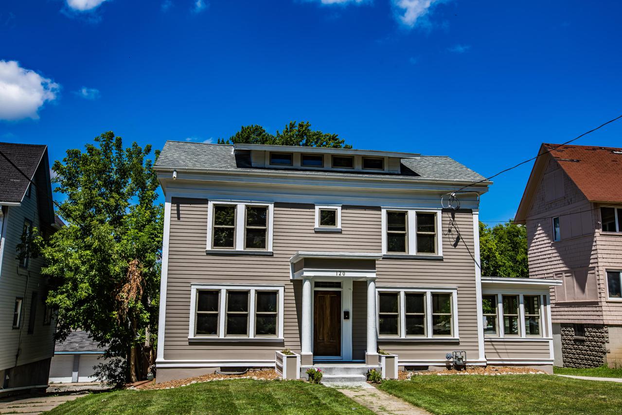 120 Mccall St., Waukesha, WI 53186