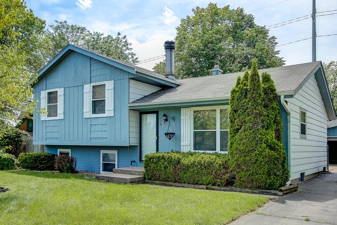 1524 Truman Ln., Mount Pleasant, WI 53406