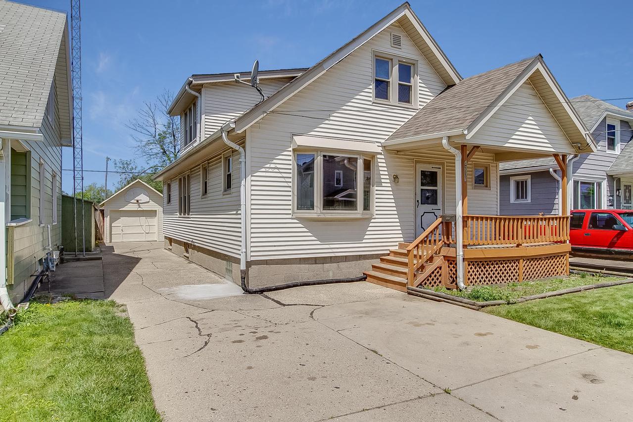 6734 32nd Ave, Kenosha, WI 53142