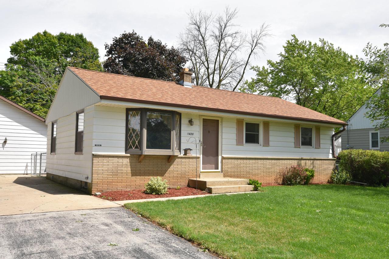 1426 S 171st St., New Berlin, WI 53151