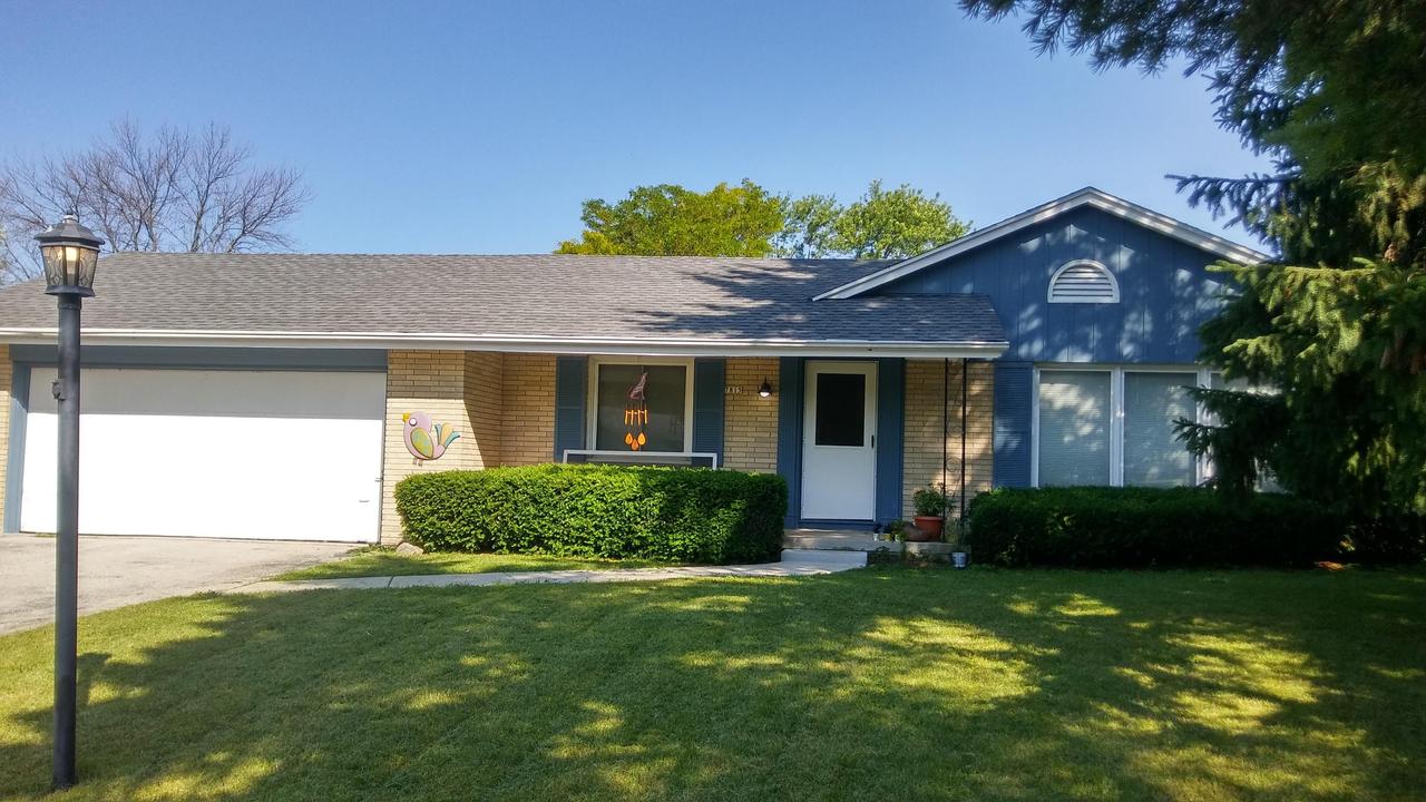 7815 N Chadwick Ct., Glendale, WI 53217