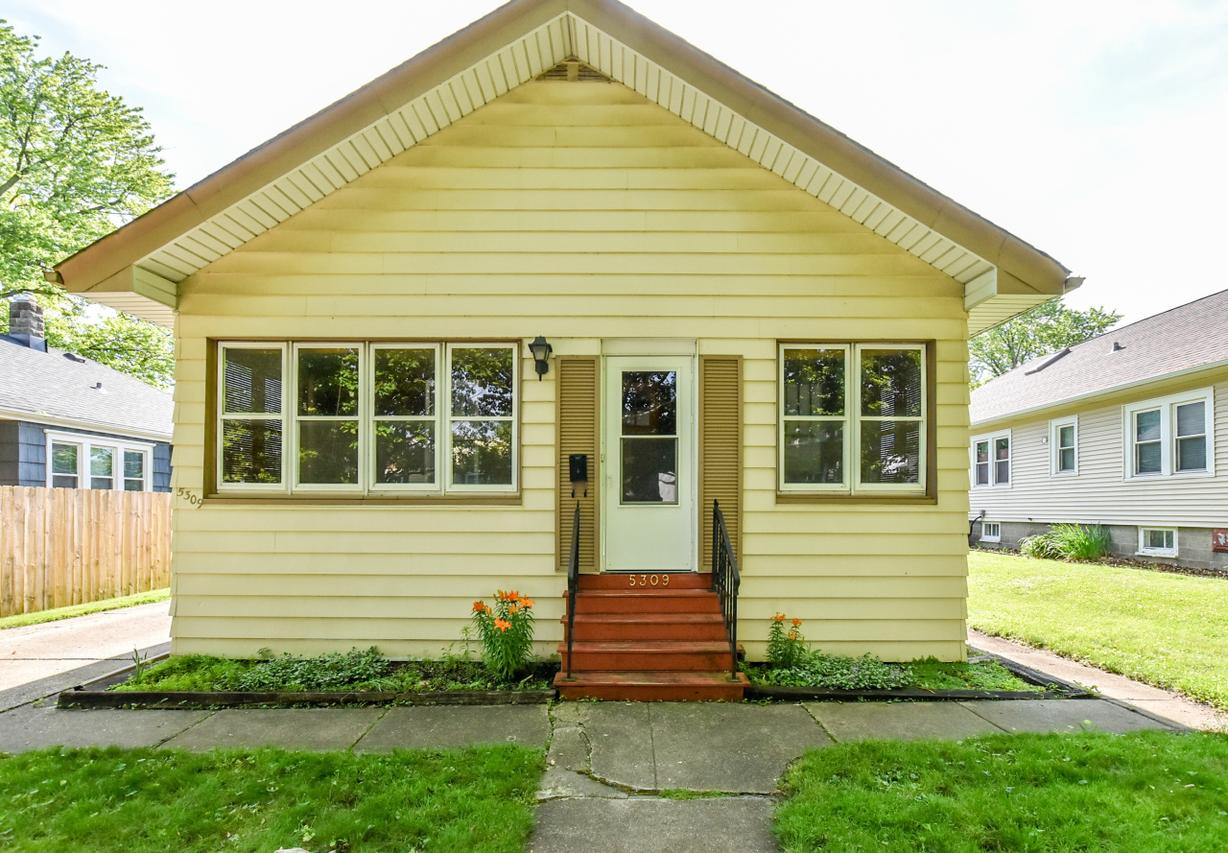 5309 35th Ave, Kenosha, WI 53144