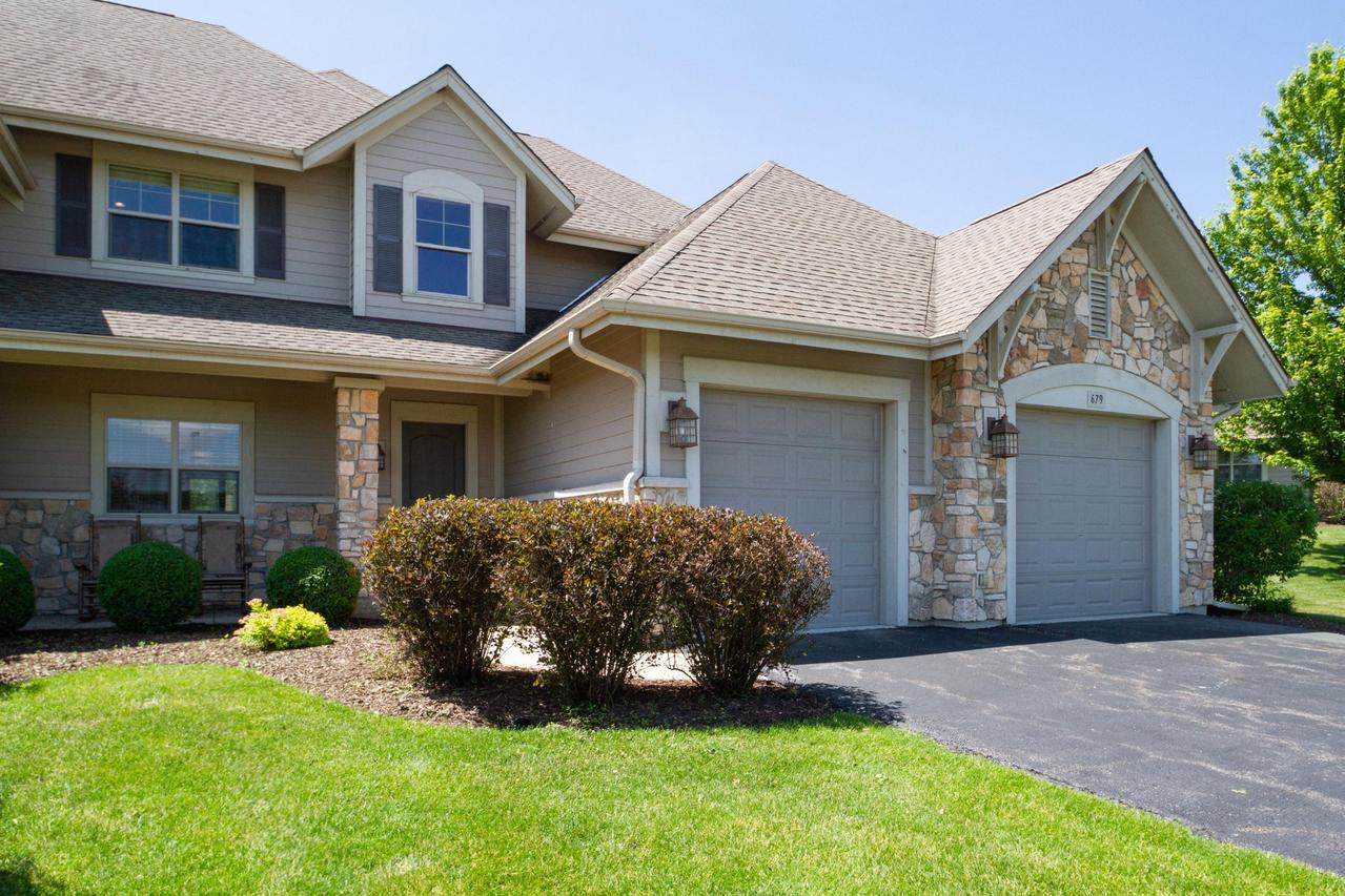 679 Greenview Cir #55-24, Geneva, WI 53147