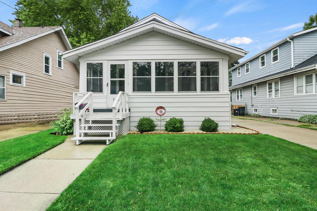 7407 27th Ave, Kenosha, WI 53143