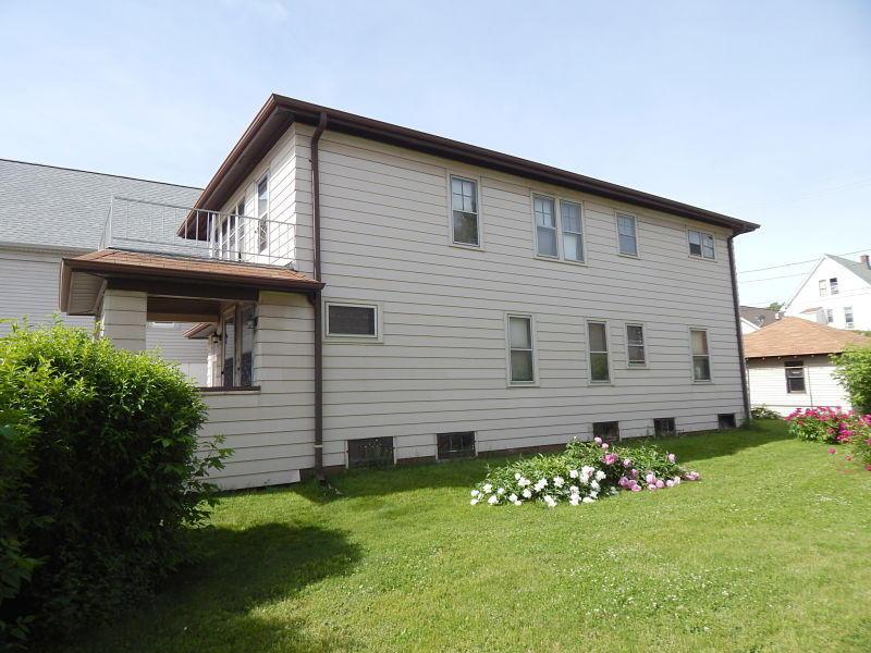 1435 S 70th St. #1437, West Allis, WI 53214