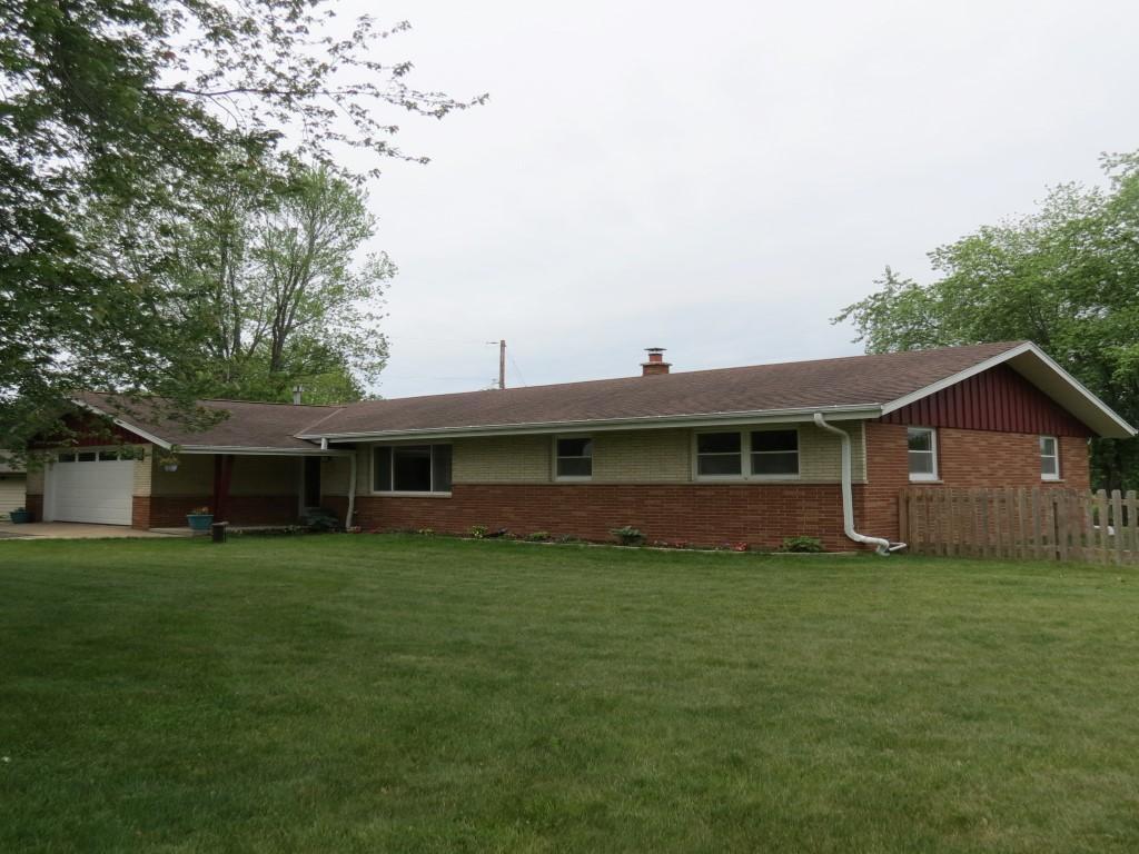 W128N8513 Revere Rd, Menomonee Falls, WI 53051