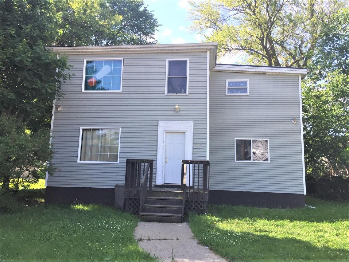 1611 52nd St, Kenosha, WI 53140