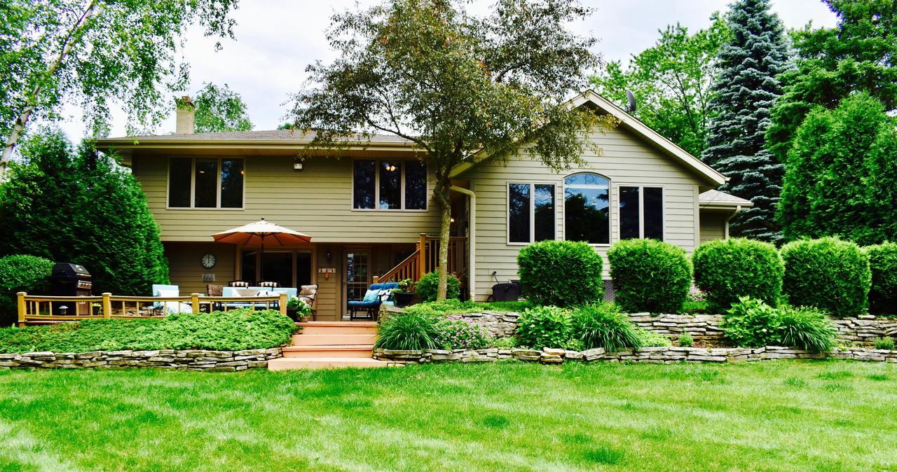 953 17th Ave, Grafton, WI 53024