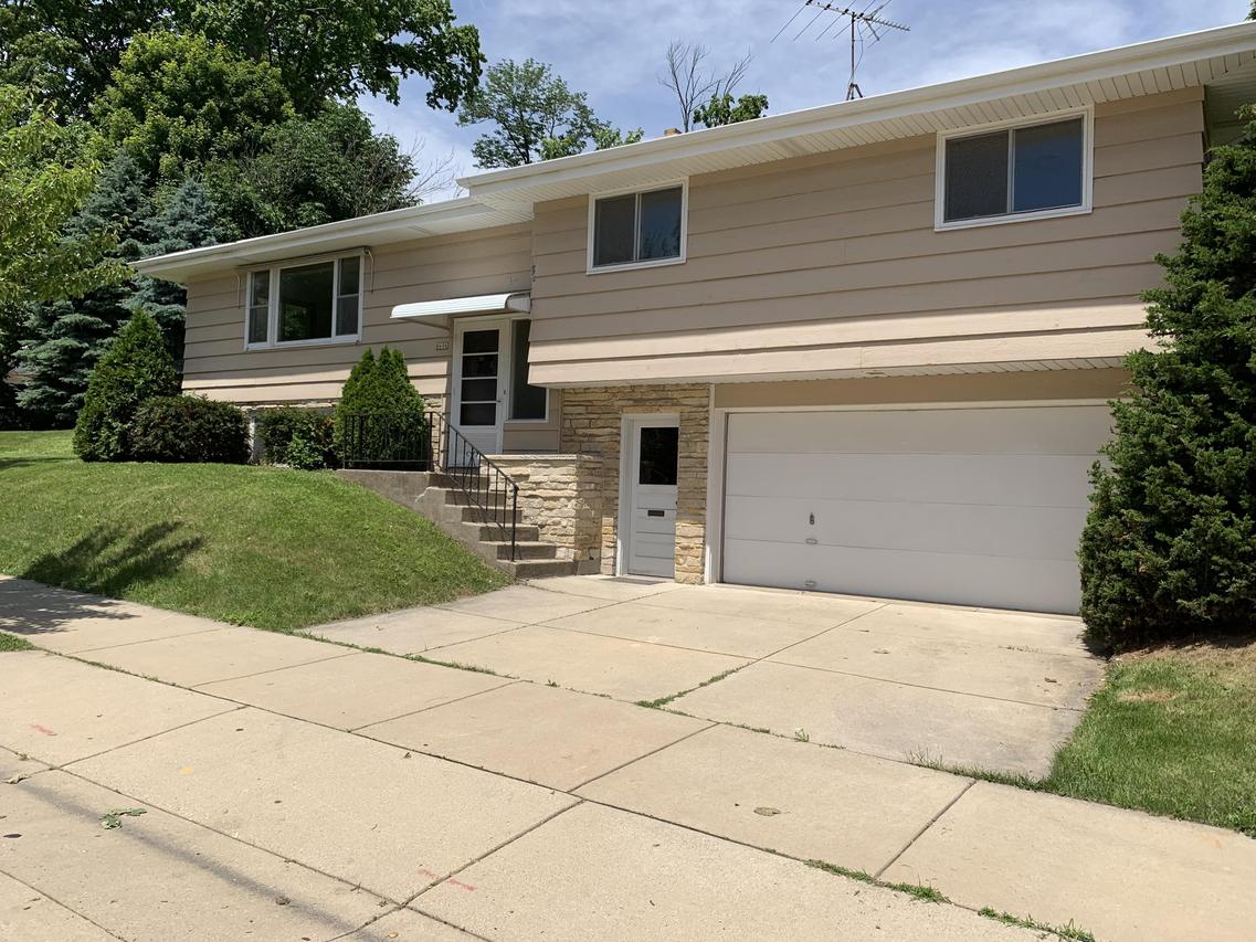 8606 W Grant St, West Allis, WI 53227