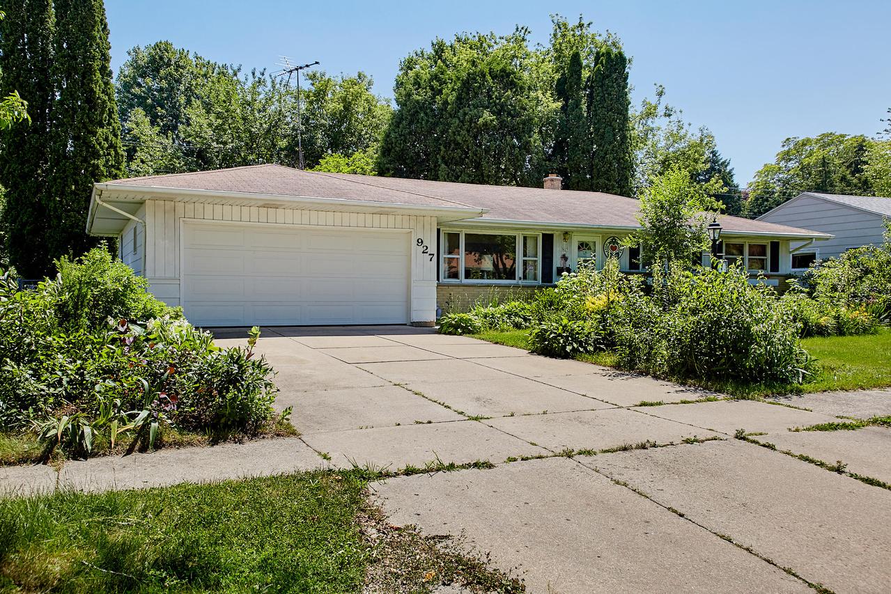 927 Redwood St., West Bend, WI 53095